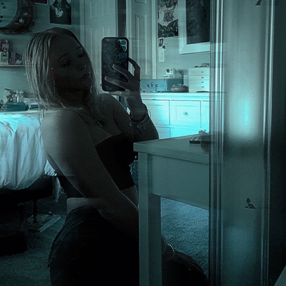 Meet your Posher, Emma - Picture 1 of 1